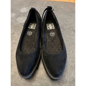 T.U.K. Mary Jane Platform Shoes Women’s Size 8 Black Suede